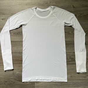 Lululemon Swiftly Tech Long Sleeve Size 6 Crew Neck Anti Odor White